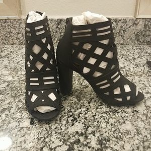 NWOT Shoes78